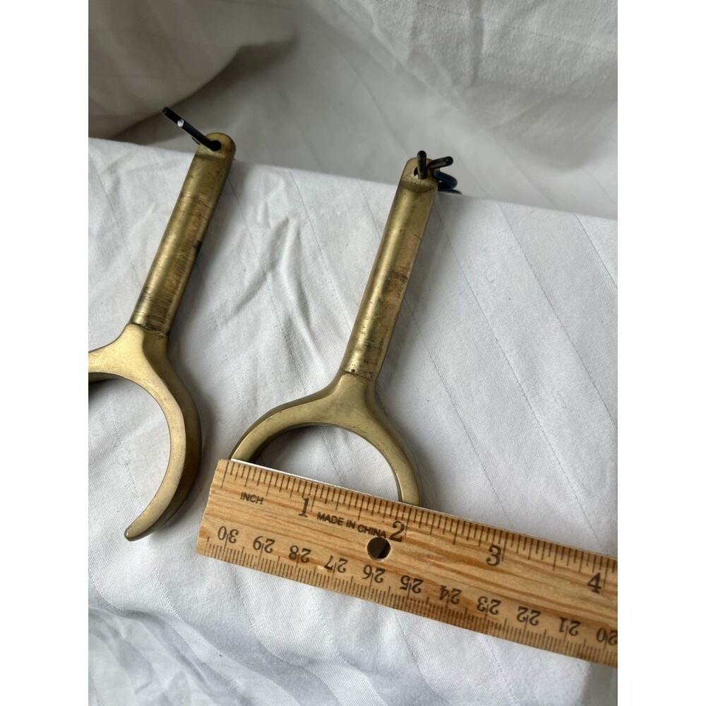 ~2~ Vintage Rowboat Oar Locks Bass or Bronze MATCHING SET OLD ANTIQUE 5" BOAT - Picture 4 of 6